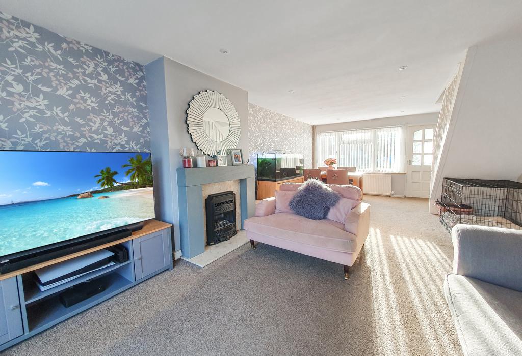 Packer Avenue, Leicester Forest East 3 bed semidetached house £250,000