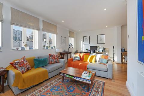 2 bedroom end of terrace house to rent - St Mary Abbots Place, Kensington W8