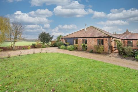 5 bedroom barn conversion for sale - Flixton Road, Blundeston