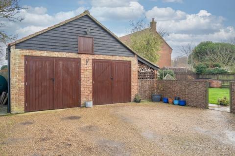 5 bedroom barn conversion for sale - Flixton Road, Blundeston