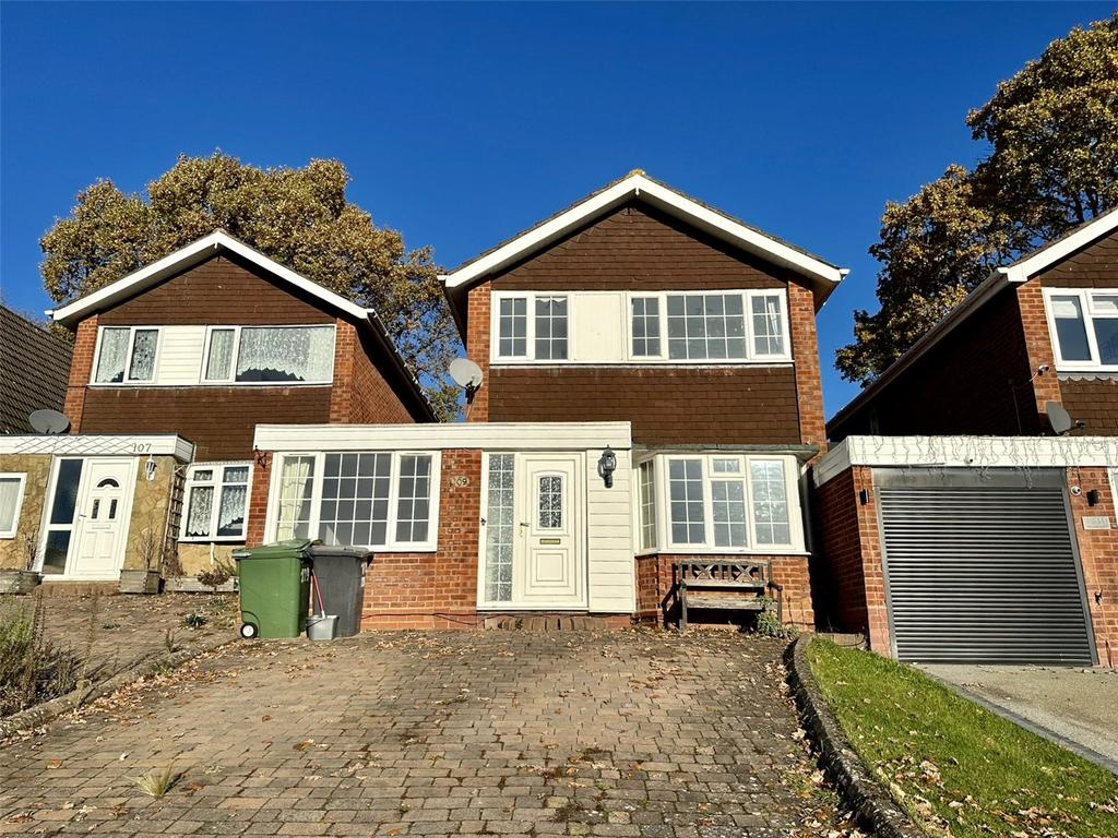 Salford Close, Redditch... 3 bed link detached house £1,150 pcm (£265 pw)