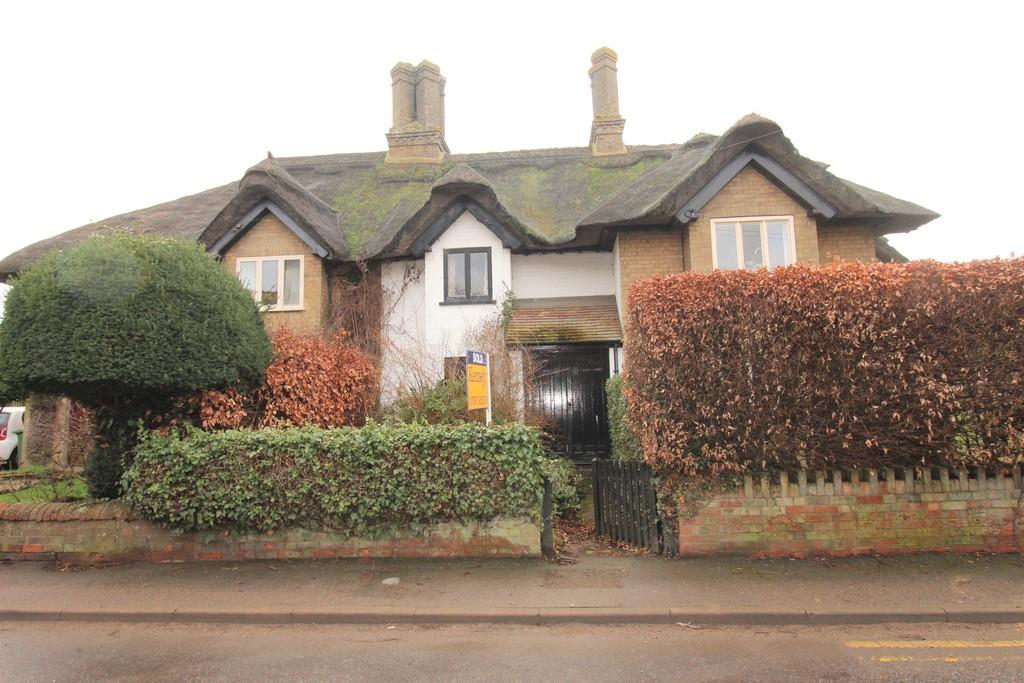 Gamlingay Road, Waresley 1 bed cottage for sale £245,000