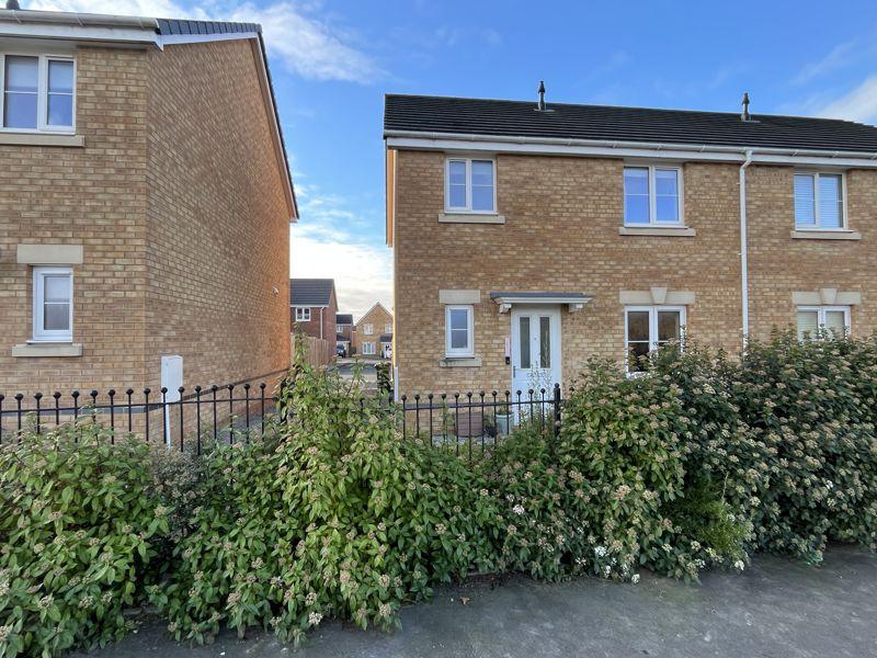 45 St. Ilid's Meadow, Llanharan, Pontyclun CF72 9FU 3 bed semidetached
