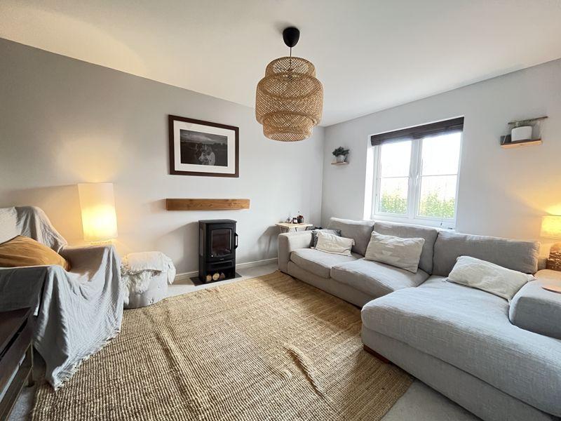 45 St. Ilid's Meadow, Llanharan, Pontyclun CF72 9FU 3 bed semidetached