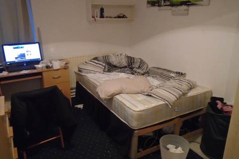 3 bedroom flat to rent - Richmond Road, Roath, Cardiff