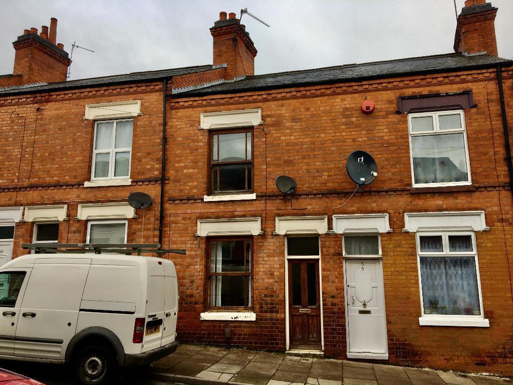 Pool Road, Newfoundpool, Leicester... 2 bed terraced house £850 pcm