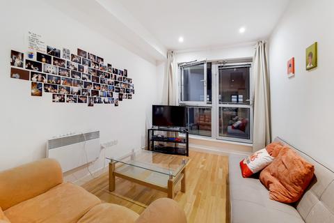 2 bedroom apartment to rent - Southgate Road, London, N1