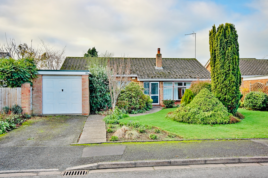 Chacewater Crescent, Northwick, Worcester, WR3 3 bed detached bungalow for sale £400,000