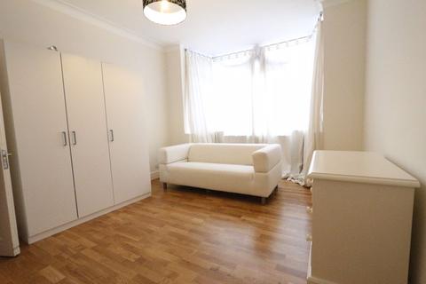 5 bedroom property to rent - Berwick Road, Wood Green N22