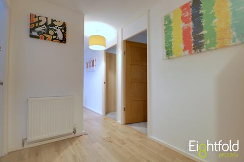 4 bedroom flat to rent, Highbrook Close, Brighton