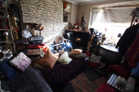 7, Floriston Court Whitton Avenue West, Northolt, UB5 4JX