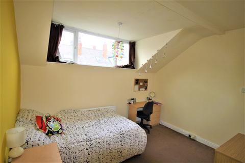 4 bedroom property for sale - Harold Terrace, Burley, Leeds, LS6