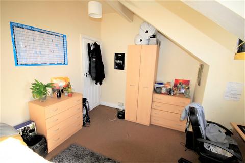 76 Harold Terrace, Leeds, LS6 1LD