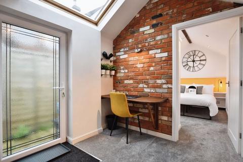 undefined, Gas Lane, Salisbury                                                                                 *CURRENT AIRBNB*