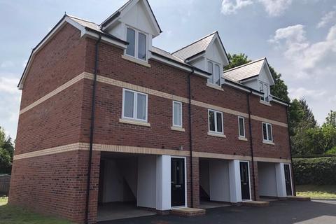 2 bed terraced house for rent in Belmont Road, Hereford