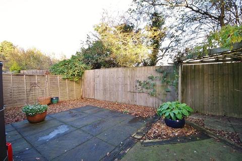 57 Eton Close, Witney, OX28 3GB
