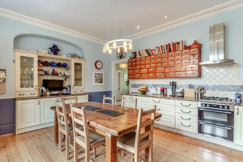 6 The Quadrant, Exeter, EX2 4LE