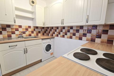 1 bedroom apartment to rent, Ashley Court, York Mews, Alton