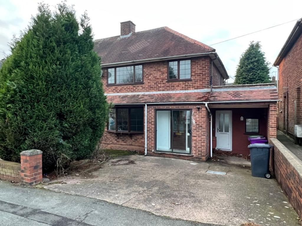 Griffiths Drive, Wednesfield WV11 3 bed semidetached house £800 pcm