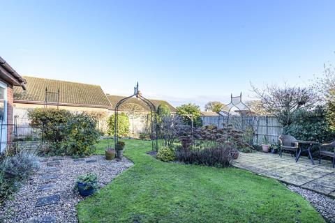 3 bedroom bungalow for sale - East Close, Ruskington, NG34