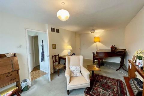 12 Gothic Close, Harleston, IP20 9JU