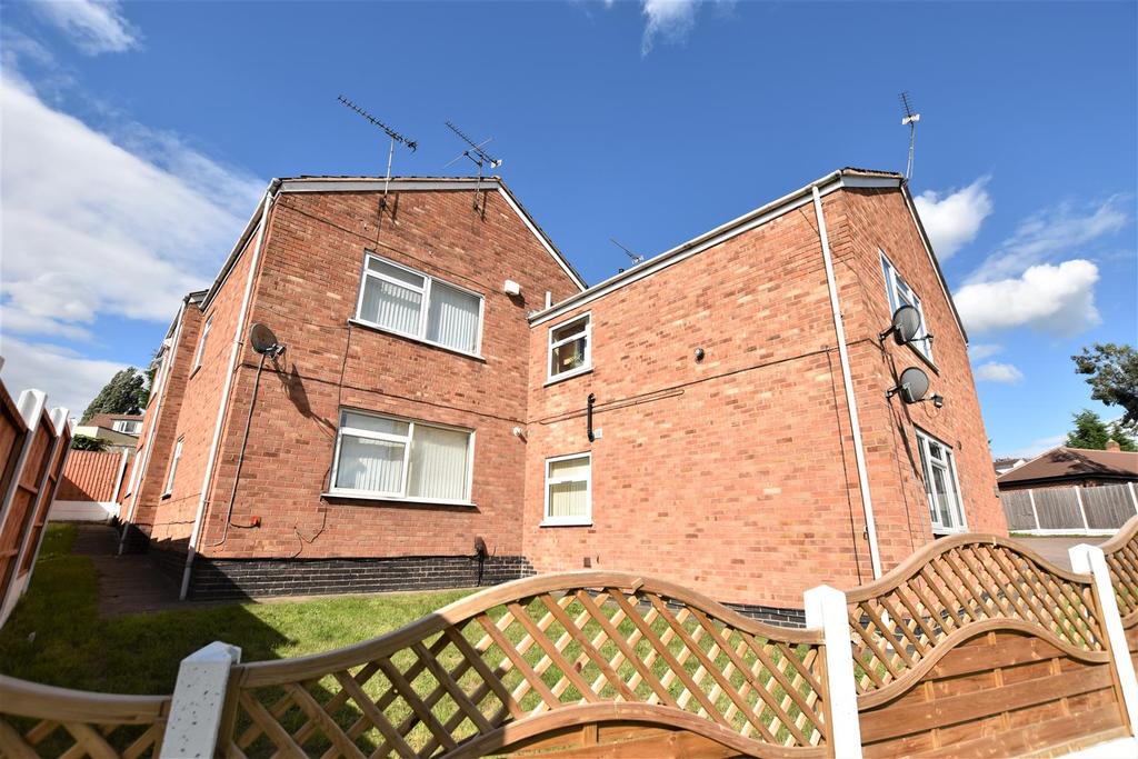 Hamilton Court, London Road, Oadby... 2 bed apartment £695 pcm (£160 pw)