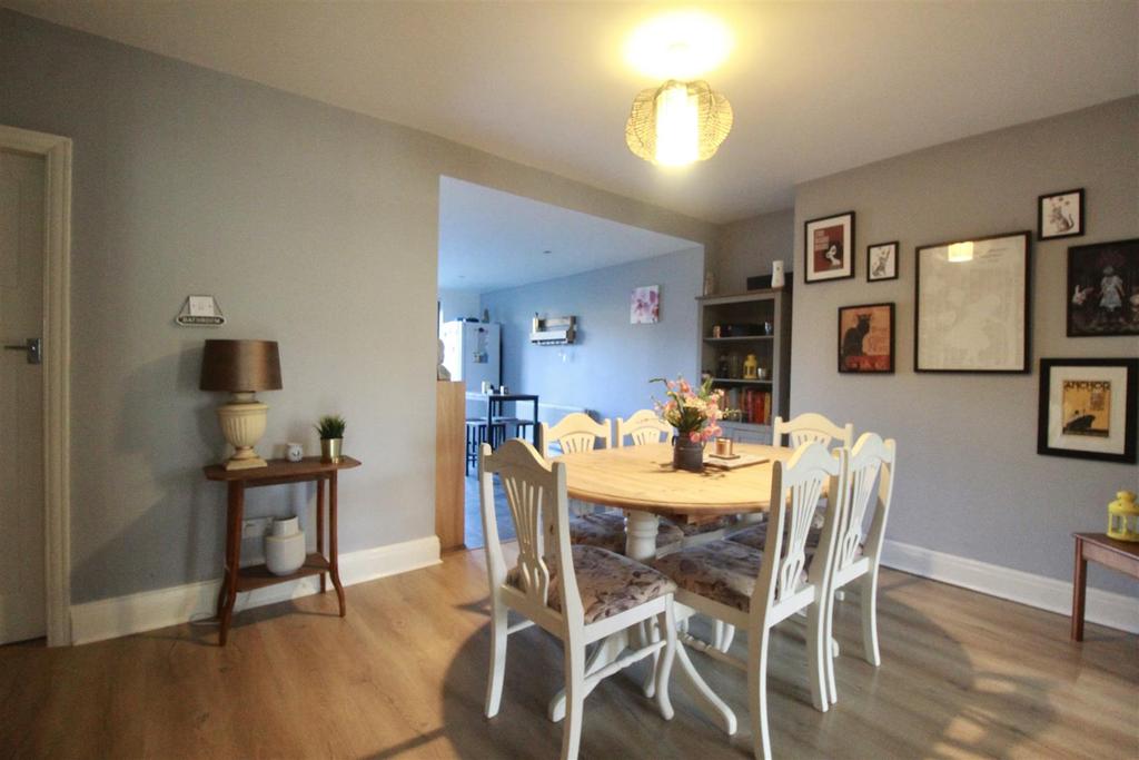 Fairfax Avenue, Hull 3 bed house £795 pcm (£183 pw)