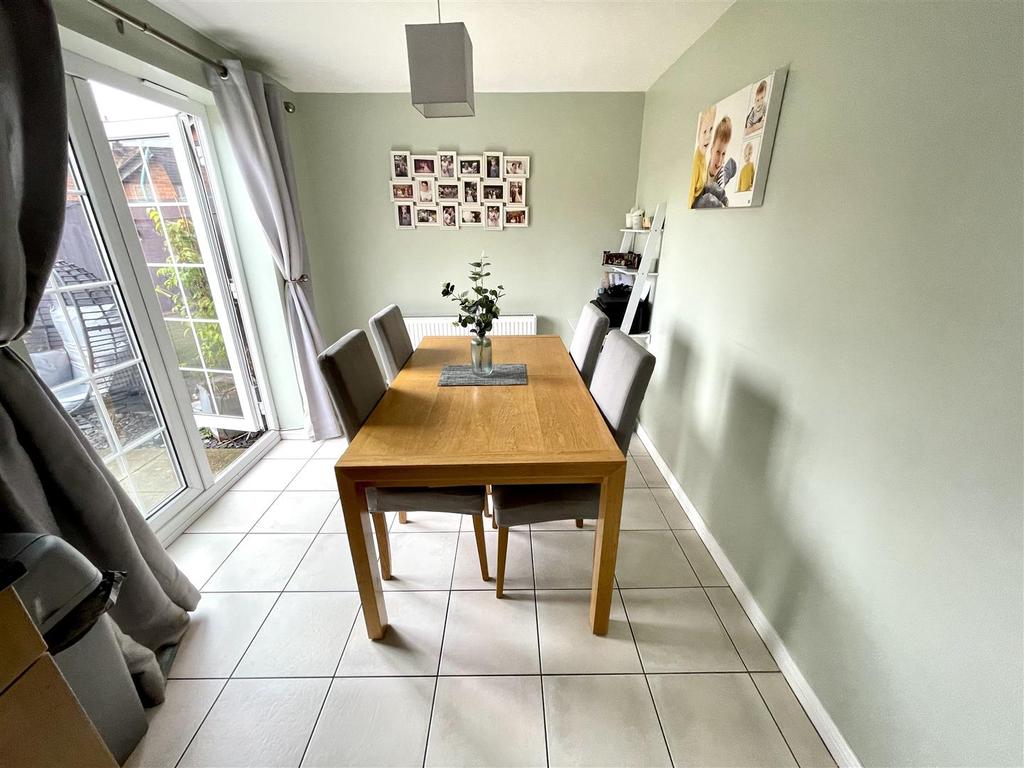 Gibson Close, Kirkby, Liverpool 3 bed semidetached house £159,000
