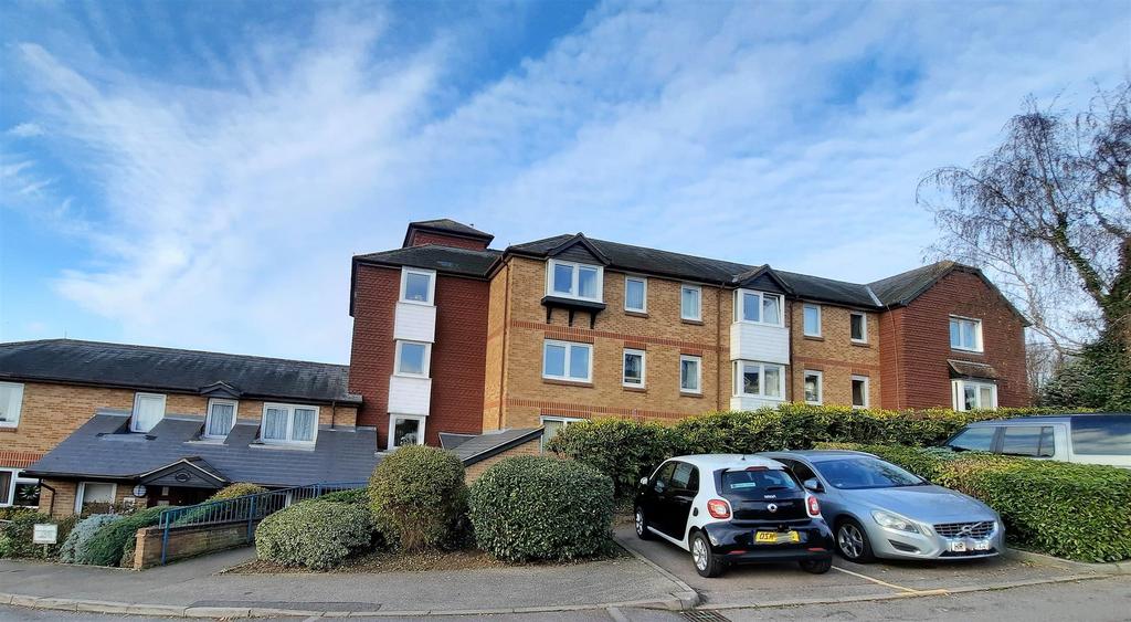 Warden Controlled Apartment, Ware 2 bed apartment £210,000