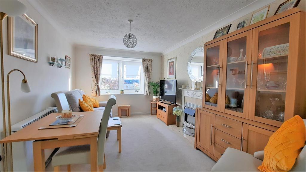 Warden Controlled Apartment, Ware 2 bed apartment £210,000