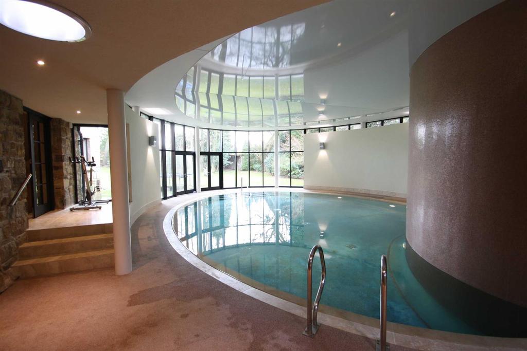 Beechfield Road, Alderley Edge 6 bed detached house £12,000 pcm (£