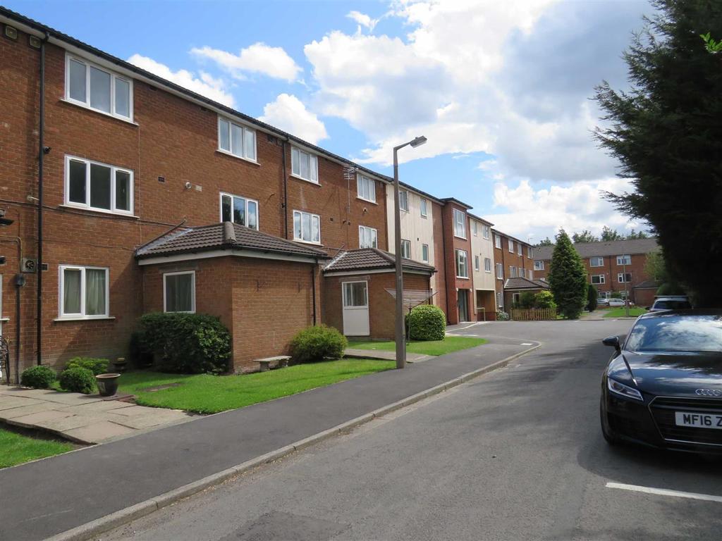 Gillbent Road, Cheadle Hulme, CHEADLE... 2 bed £1,100 pcm