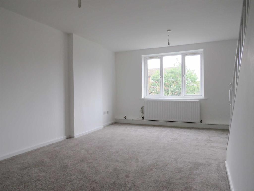 Gillbent Road, Cheadle Hulme, CHEADLE... 2 bed £1,100 pcm