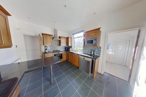 4 bedroom semi-detached house for sale - Princesway, Wallasey
