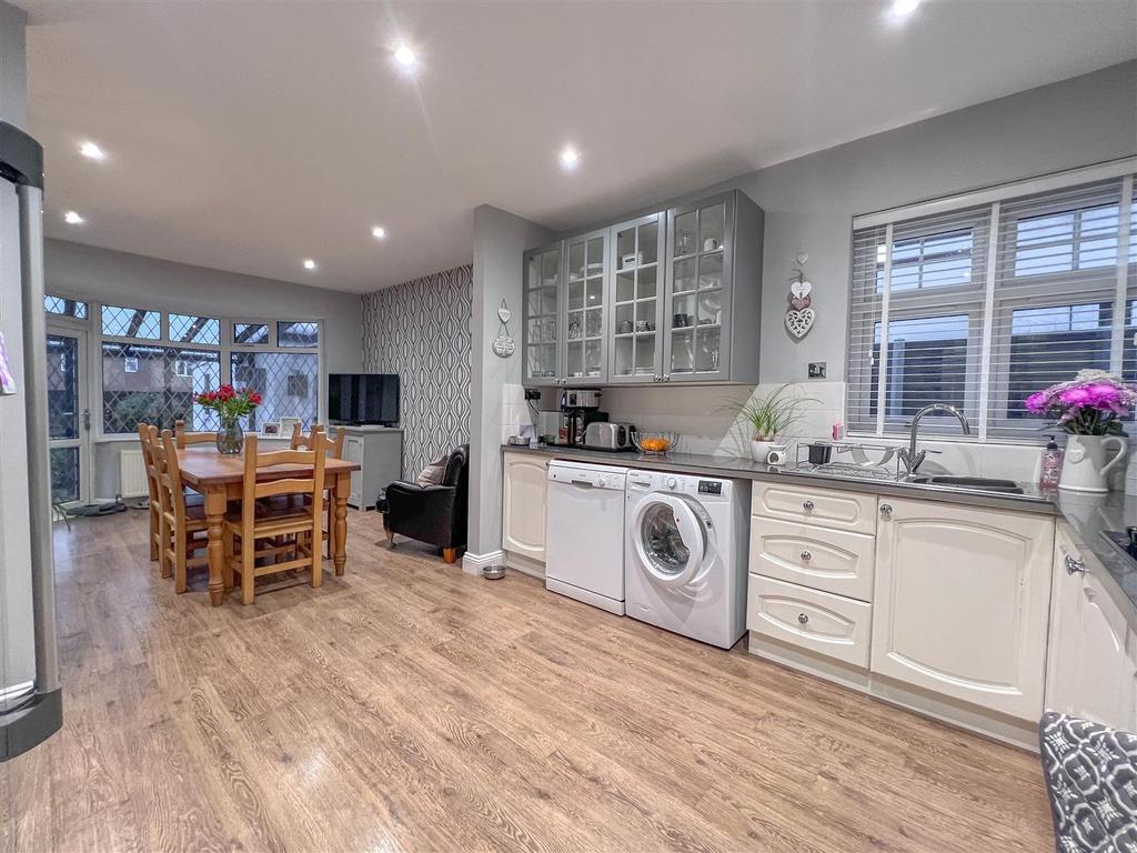 Billing Road East, Northampton 3 bed semidetached bungalow £425,000