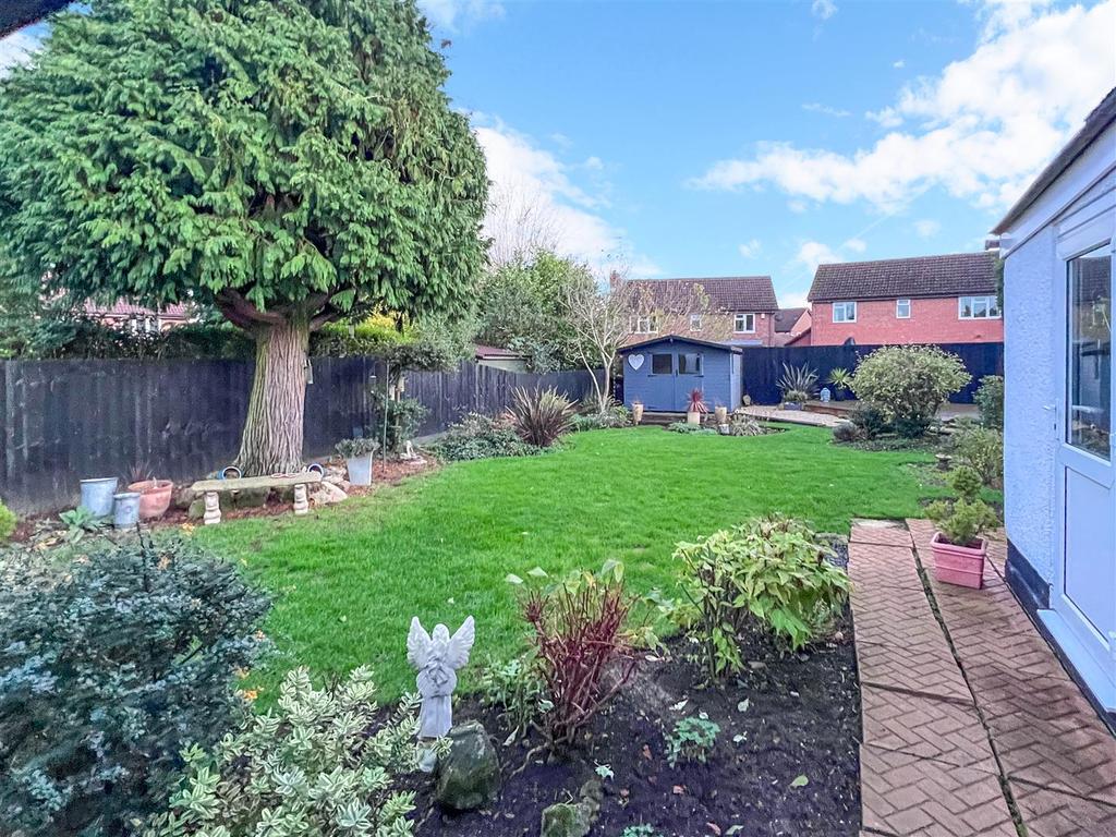 Billing Road East, Northampton 3 bed semidetached bungalow £425,000