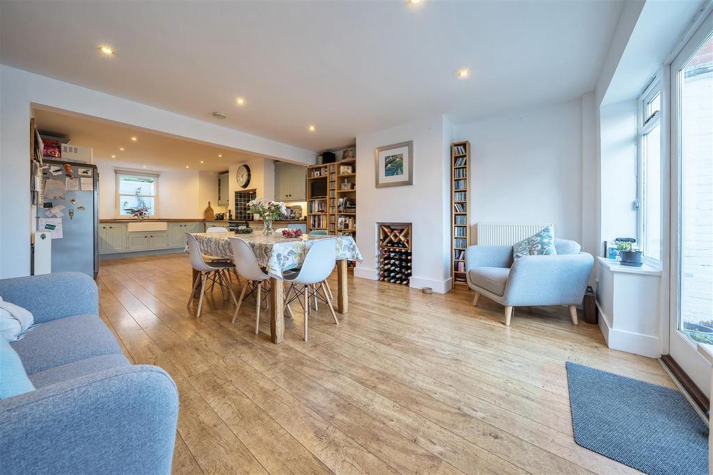 St. Andrews Road, Bridport 4 bed terraced house - £525,000