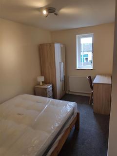 5 bedroom terraced house to rent - Saxton Close, Beeston, Nottingham