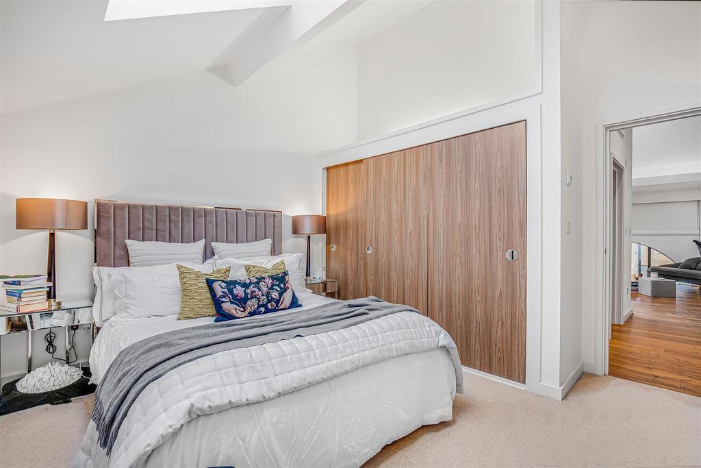 James Anderson  Sheen L- 6 Lambourn House2.jpg