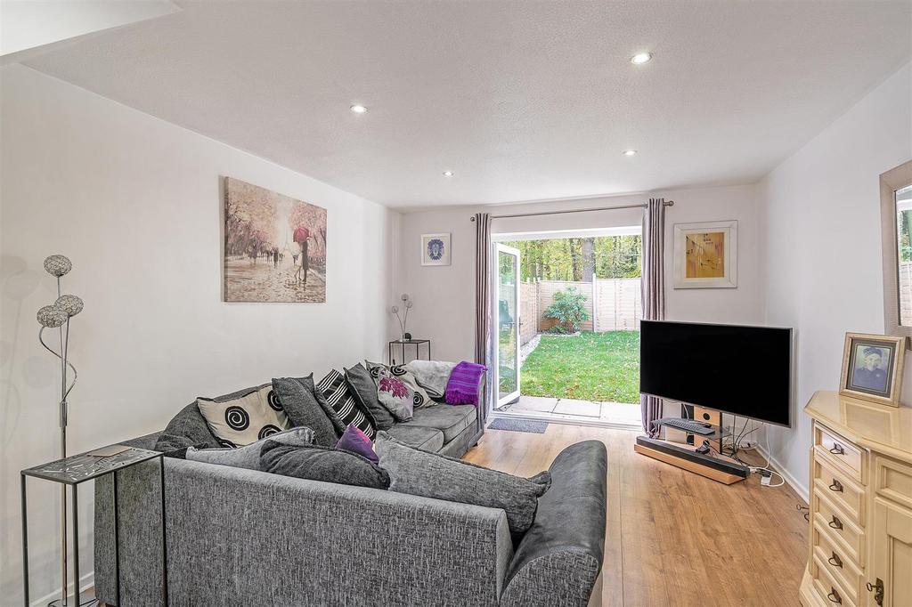 Maywell Drive, Solihull 2 bed semidetached house £300,000