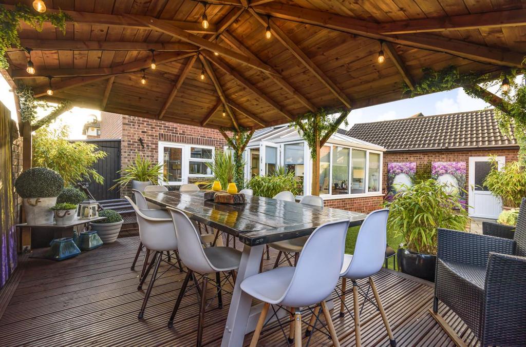 Ilmington Drive, Basildon 3 bed detached house £450,000
