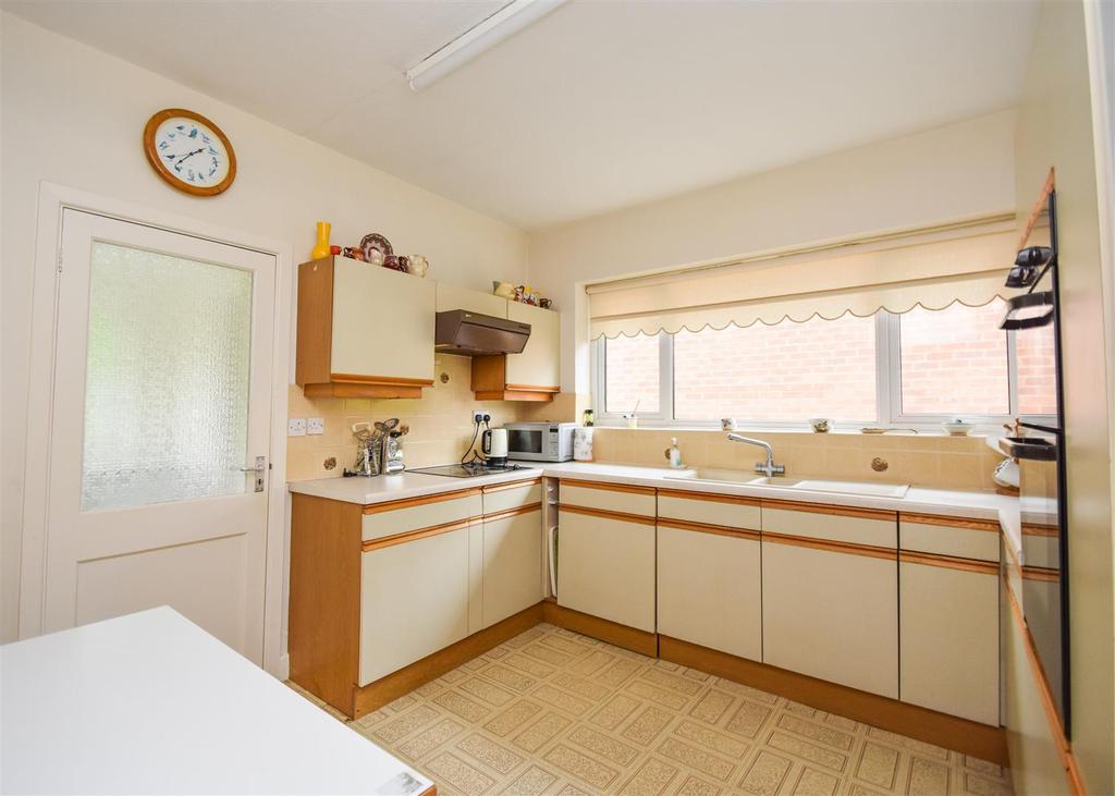 82 Redhouse Road, Tettenhall... 2 bed detached bungalow £425,000