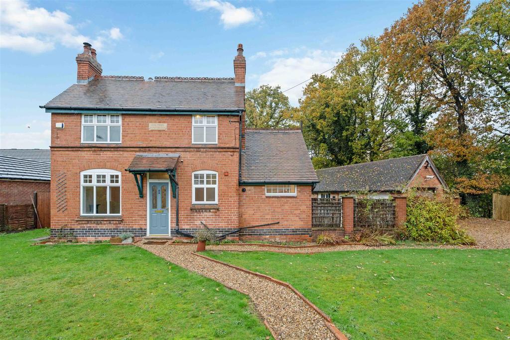 Wadleys Road, Solihull 3 bed detached house £1,700 pcm (£392 pw)