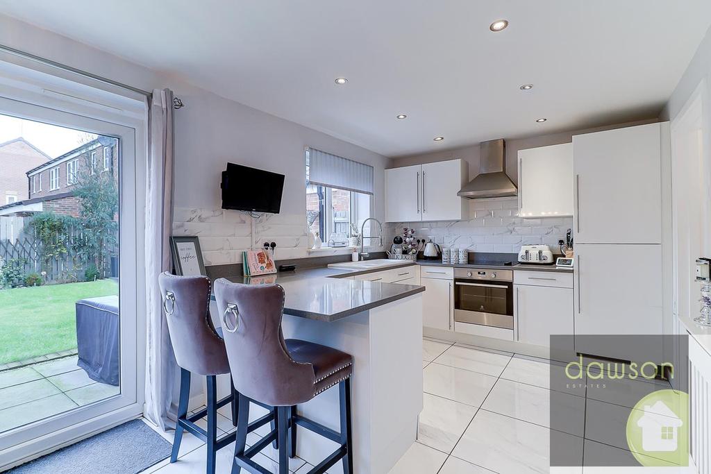 Friarwood Avenue, Pontefract 3 bed detached house £260,000