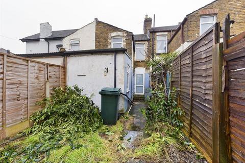 44 Wykeham Street, Rochester, ME2 3AD