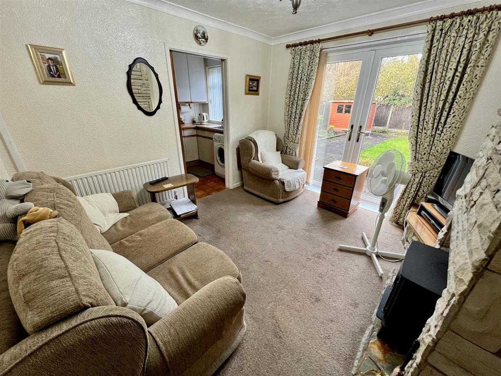 Merryfield Road, Dudley, DY1 2PD 2 bed semidetached house £169,950