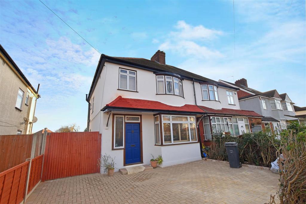 Argyle Avenue, Hounslow 3 bed semidetached house £2,195 pcm (£507 pw)