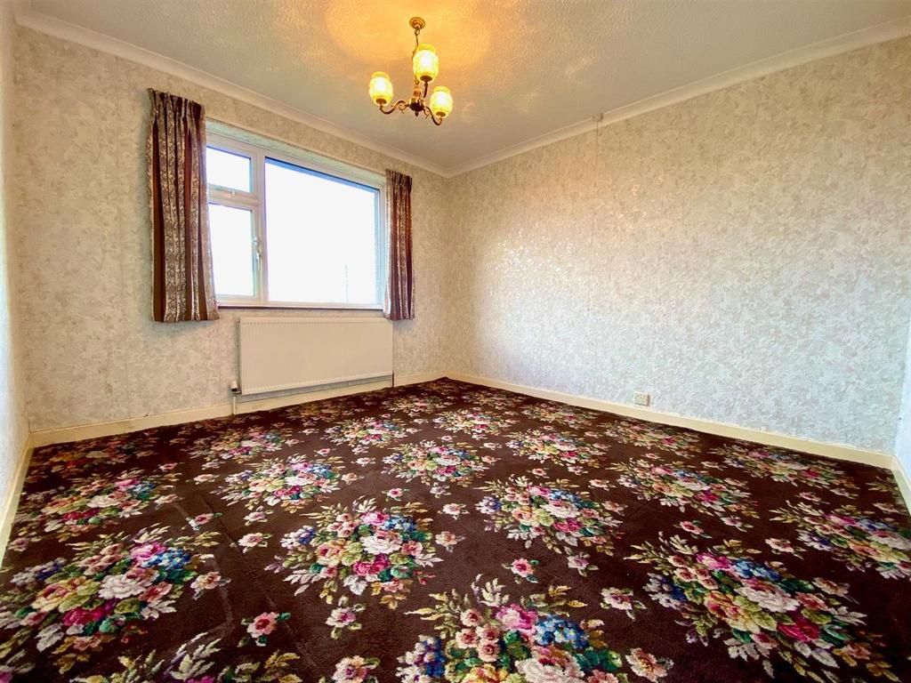 Bed 1.jpg
