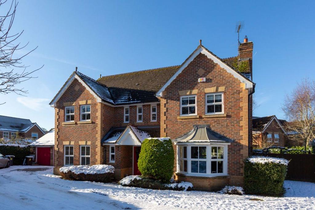 Nutfields, Ightham TN15 9EA 4 bed detached house £3,500 pcm (£808 pw)