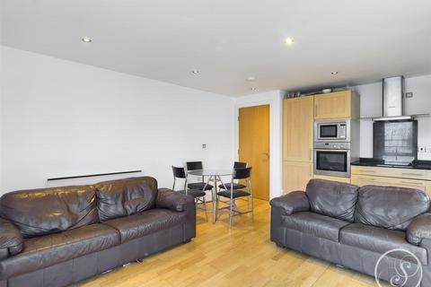 2 bedroom flat to rent, Mcclintock House, The Boulevard, Leeds